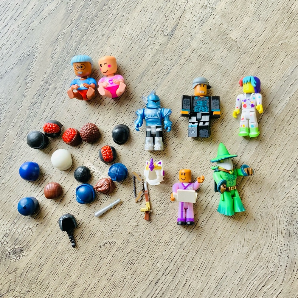 Roblox Toy Figures & Accessories Set